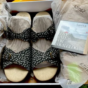 🌻New, Never Worn, SANITA Black Paisley Daisy Debora Strappy Clog Slides, 42 EU.