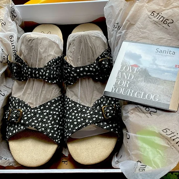 🌻New, Never Worn, SANITA Black Paisley Daisy Debora Strappy Clog Slides, 42 EU.