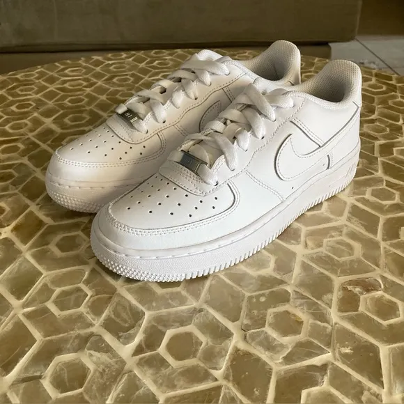 NEW!  Nike Air Force 1 LE Big Kids' Shoes (4.5Y)