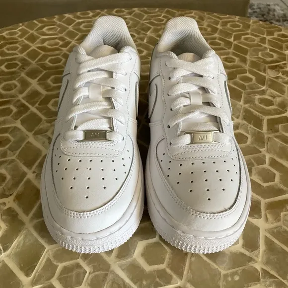 NEW!  Nike Air Force 1 LE Big Kids' Shoes (4.5Y)