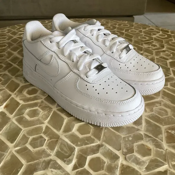 NEW!  Nike Air Force 1 LE Big Kids' Shoes (4.5Y)