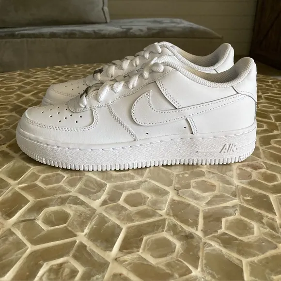 NEW!  Nike Air Force 1 LE Big Kids' Shoes (4.5Y)