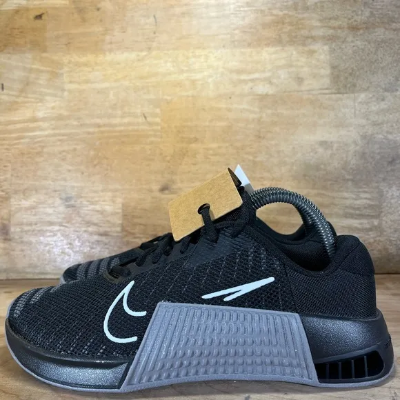 NEW Nike Metcon 9 Womens Size 8.5 Training Shoes Sneakers Black Gray FD5431-013
