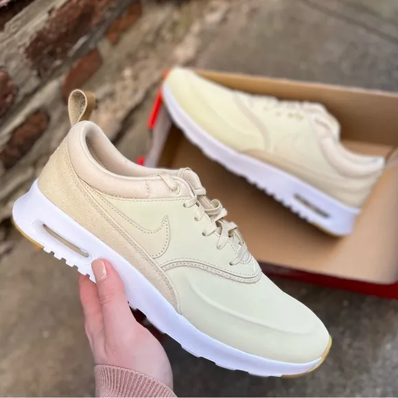 NEW Size 9 Nike Air Max Thea Premium Women's Shoes Beach/Metallic Gold/Sail