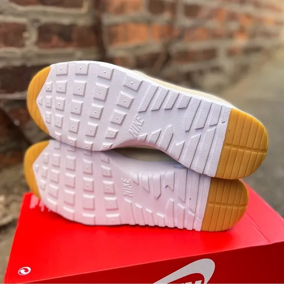 NEW Size 9 Nike Air Max Thea Premium Women's Shoes Beach/Metallic Gold/Sail
