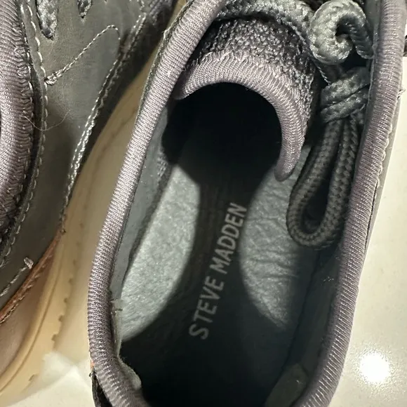 NEW Steve Madden Boys Dawes Sneaker sz 2