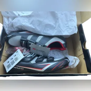 New Venzo cycling shoes 44.5 10 bicycle shoes