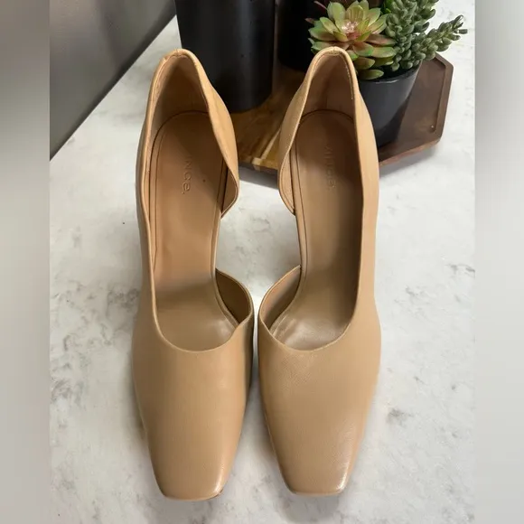 New! VINCE Tiana Point Toe Leather PumpsNude Cappuccino Sz 9 $330