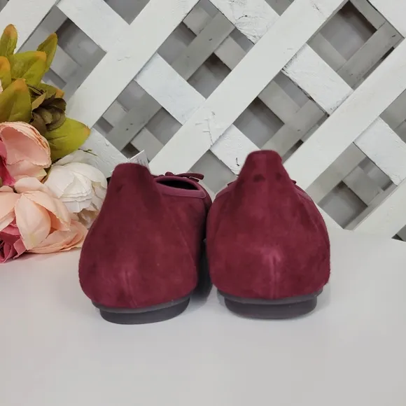 New with Tag Vionic Minna Suede and Leather Burgundy Ballet Flats Size 7.5