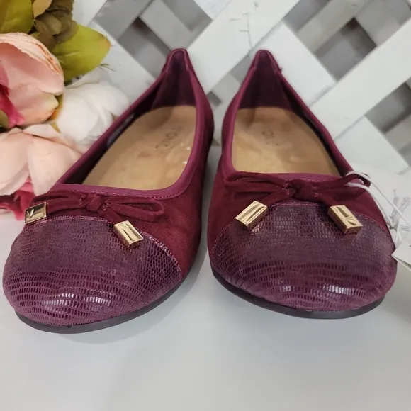 New with Tag Vionic Minna Suede and Leather Burgundy Ballet Flats Size 7.5