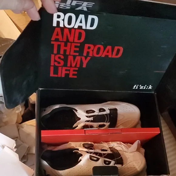 Nib $875 Fizik White Cycling Shoes