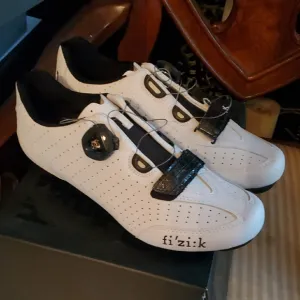 Nib $875 Fizik White Cycling Shoes
