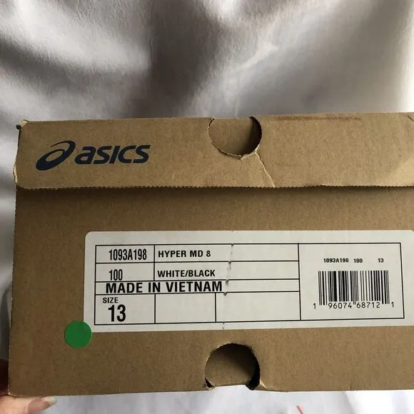 NIB Asics Hyper MD 8, White &amp; Black Track Cleats, Shoes, Mid-Distance Runners 13
