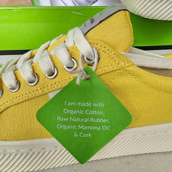 NIB Cariuma yellow OCA canvas Sneakers sz W10 M8.5 canery