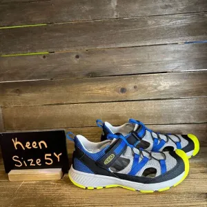 NIB New Big Kids Keen Motozoa Gray Outdoor Water Hiking Shoes Sandals Size 5‎ Y