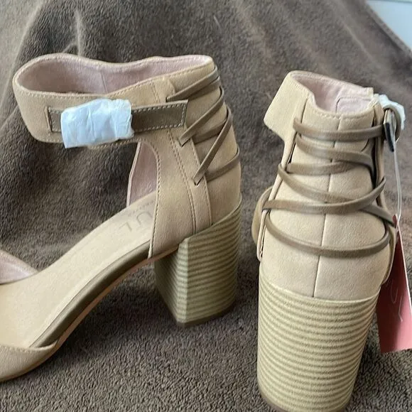 NIB Soul Naturalizer Block Heel Sandals Shoes Size 11 11M