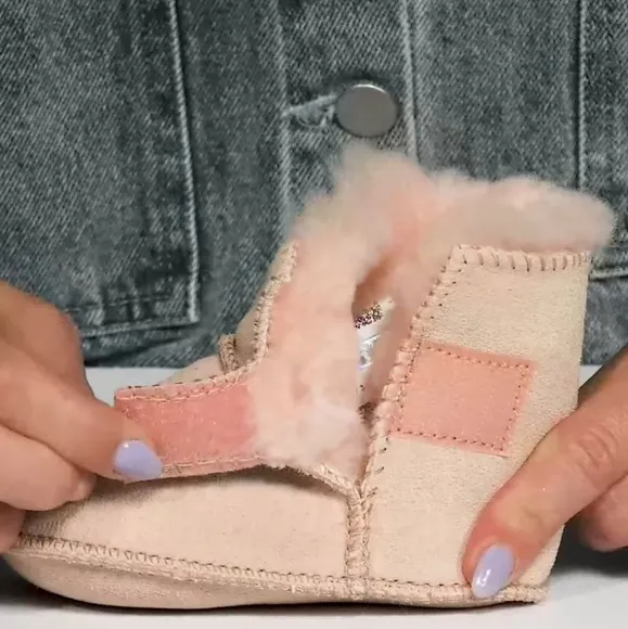 NIB UGG Erin Booties Baby Waker Large GIFT ITEM