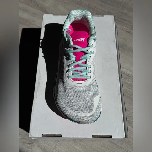 NIB Women’s Size Women's Altra Torin 5, Deep Teal/Pink, Size 7 B