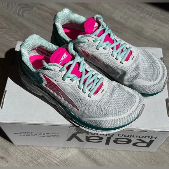 NIB Women’s Size Women's Altra Torin 5, Deep Teal/Pink, Size 7 B