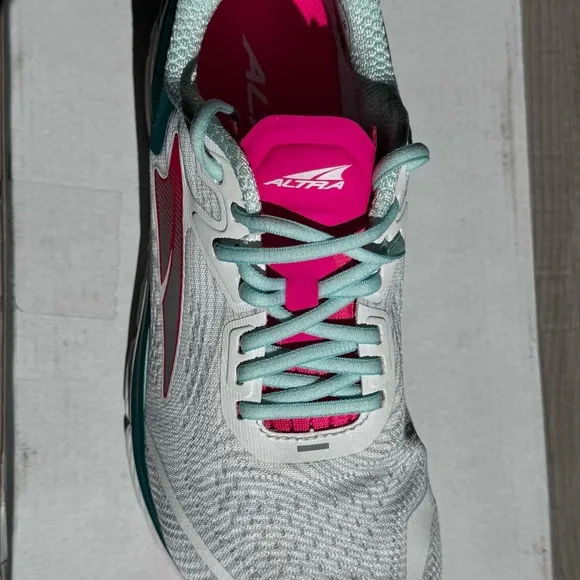 NIB Women’s Size Women's Altra Torin 5, Deep Teal/Pink, Size 7 B