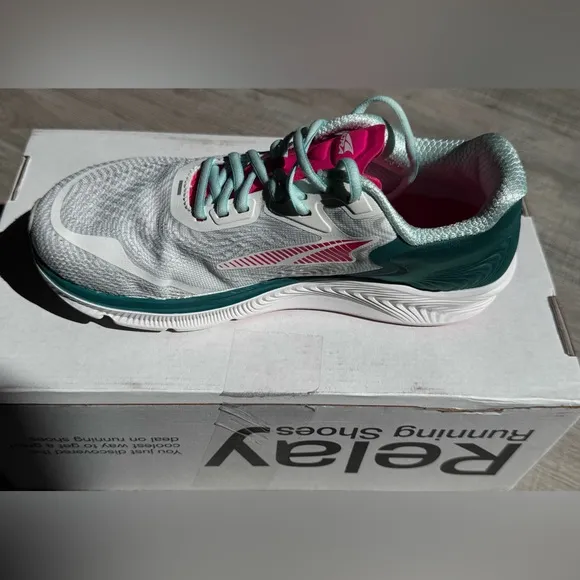 NIB Women’s Size Women's Altra Torin 5, Deep Teal/Pink, Size 7 B