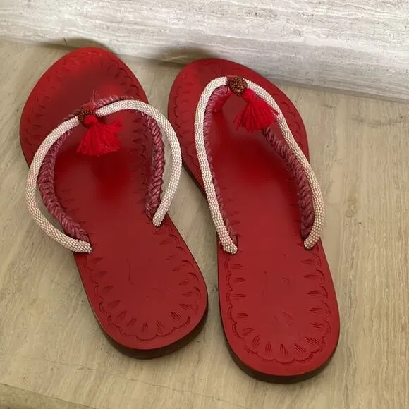 NIB Free People Menorca Flat Thong Sandal Red Leather White Beaded EU 38 US 8