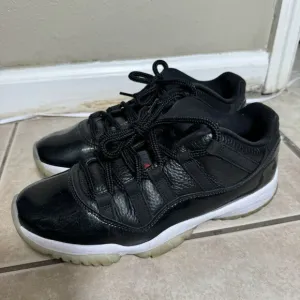 NICE Nike Air Jordan 11 Retro 72-10 Men's 8 Black White Athletic Shoes