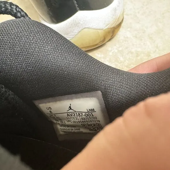 NICE Nike Air Jordan 11 Retro 72-10 Men's 8 Black White Athletic Shoes
