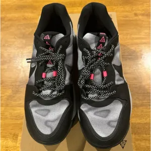 Nike ACG Lowcate SE Men’s Hiking Trail Shoes 10 Black Gray DR1030 001 New W Box