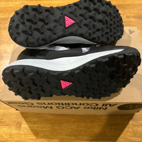 Nike ACG Lowcate SE Men’s Hiking Trail Shoes 10 Black Gray DR1030 001 New W Box