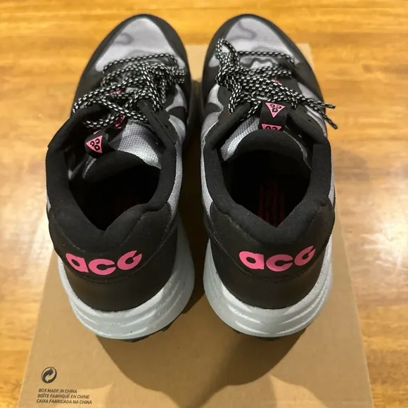 Nike ACG Lowcate SE Men’s Hiking Trail Shoes 10 Black Gray DR1030 001 New W Box