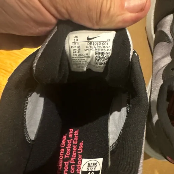 Nike ACG Lowcate SE Men’s Hiking Trail Shoes 10 Black Gray DR1030 001 New W Box