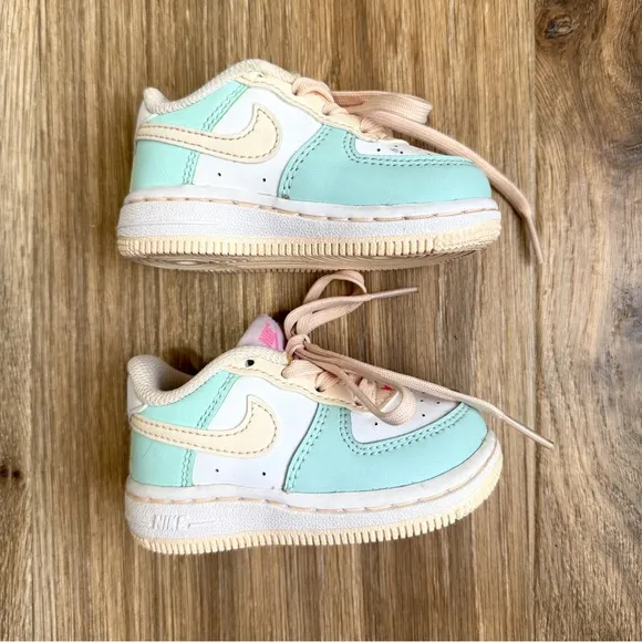 Nike Air Force 1 Low Emerald Rise/White/Guava Ice Size 4c EUC