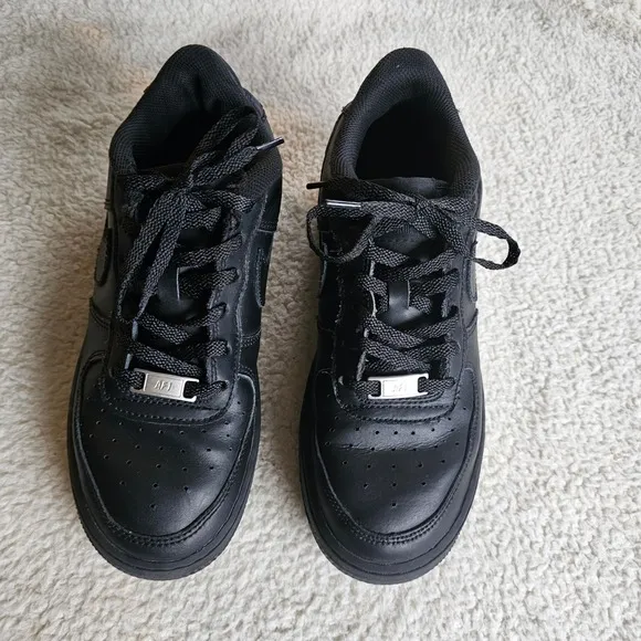 Nike Air Force 1 Low Top Black Leather Sneakers Youth Shoes AF1 Size 6Y