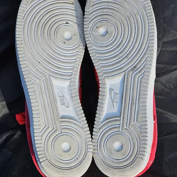 Nike Air Force 1 LV8 UV Logo Siren Red  Low Top Size 11.5 AJ9505-600