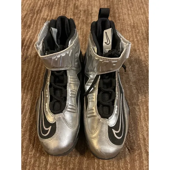 Nike Air Griffey Max 24 Silver Black High Top Sneakers Kids Size 5Y. NO BOX