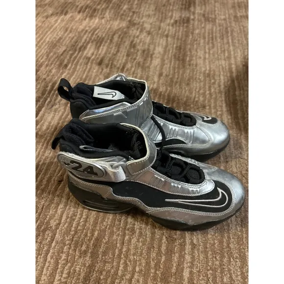 Nike Air Griffey Max 24 Silver Black High Top Sneakers Kids Size 5Y. NO BOX