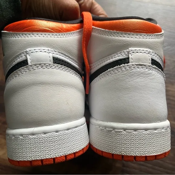 Nike air Jordan 1 high OG retro 575441-180 electro orange sneakers shoes 4.5Y 6W