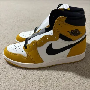 Nike Air Jordan 1 Men’s Size 11 Retro High OG Yellow Ochre DZ5485-701 Sneakers