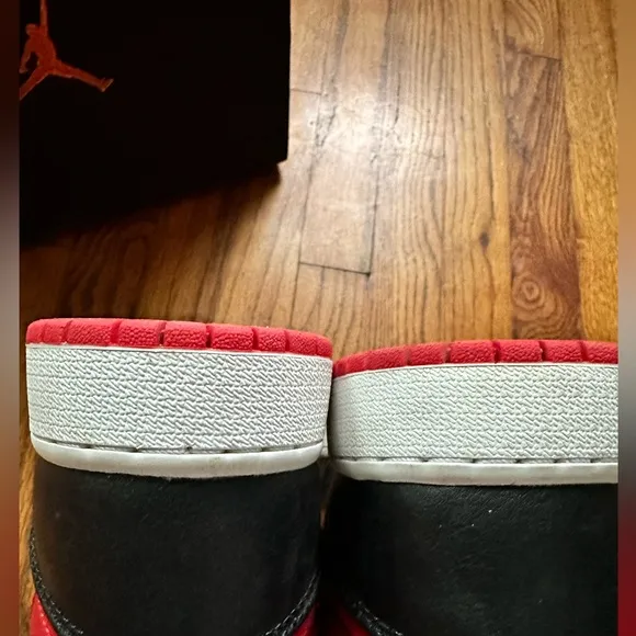Nike Air Jordan 1 Mid in EUC! 🖤♥️🖤Big Kids 4.5Y🖤♥️🖤