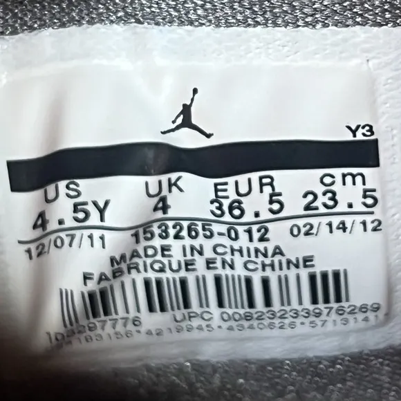Nike Air Jordan 12 Retro GS Kids 4.5Y Wmns 6 Cool Grey White 153265-012