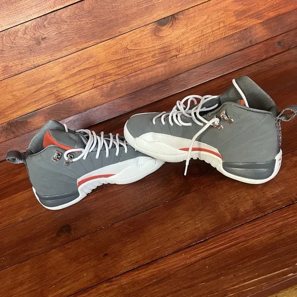 Nike Air Jordan 12 Retro GS Kids 4.5Y Wmns 6 Cool Grey White 153265-012