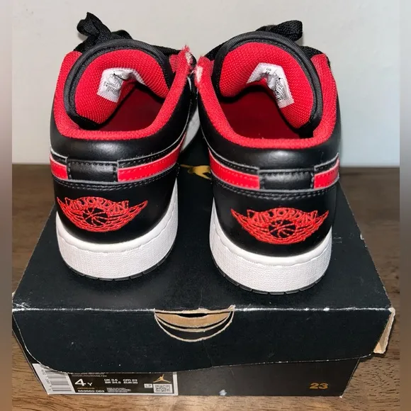 Nike Air Jordan Low 1 - Size 4Y Sneakers (GS)