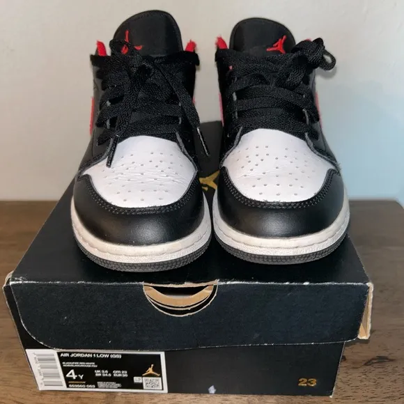 Nike Air Jordan Low 1 - Size 4Y Sneakers (GS)