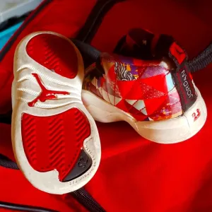 Nike Air Jordan's heritage VII Chinese New Year size 5c