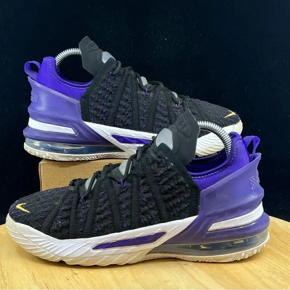 NIKE AIR LeBron James 'LAKER' Basketball Shoes Chosen 1 CW2760-004 Size 5Y/ 6.5W