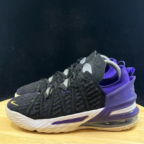 NIKE AIR LeBron James 'LAKER' Basketball Shoes Chosen 1 CW2760-004 Size 5Y/ 6.5W
