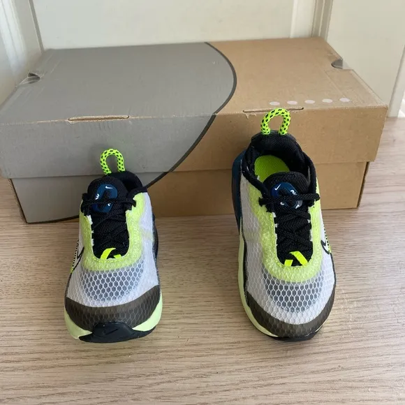 Nike Air Max 2090 Volt/Blue Toddler Sneakers Kids Shoes- SZ 6 C
