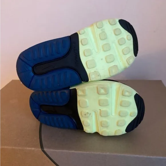Nike Air Max 2090 Volt/Blue Toddler Sneakers Kids Shoes- SZ 6 C