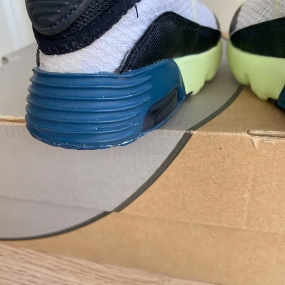 Nike Air Max 2090 Volt/Blue Toddler Sneakers Kids Shoes- SZ 6 C